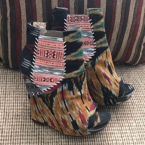 Aldo platform Wedge booties